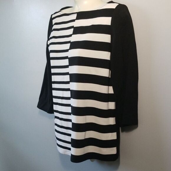 EUC St. John Black & White 3/4 Sleeve Shirt - Picture 2 of 6